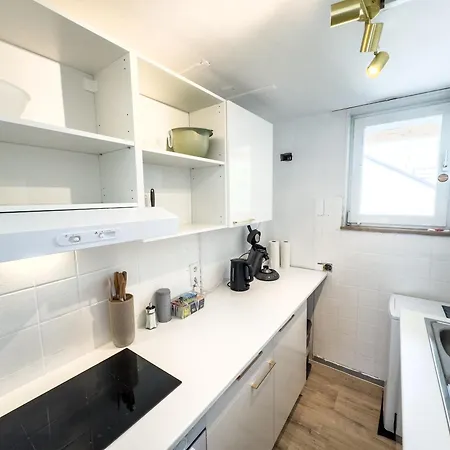 Messe-apartment Fuer 5 Gaeste Mit Balkon Und Lift Apartment
