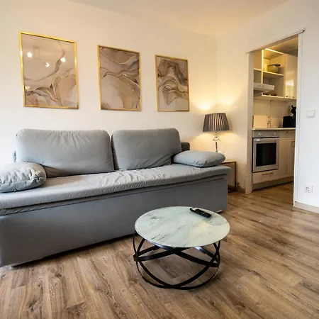 Apartment Messe-apartment Fuer 5 Gaeste Mit Balkon Und Lift *